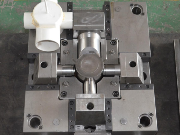 Matters needing attention in injection mold maintenance